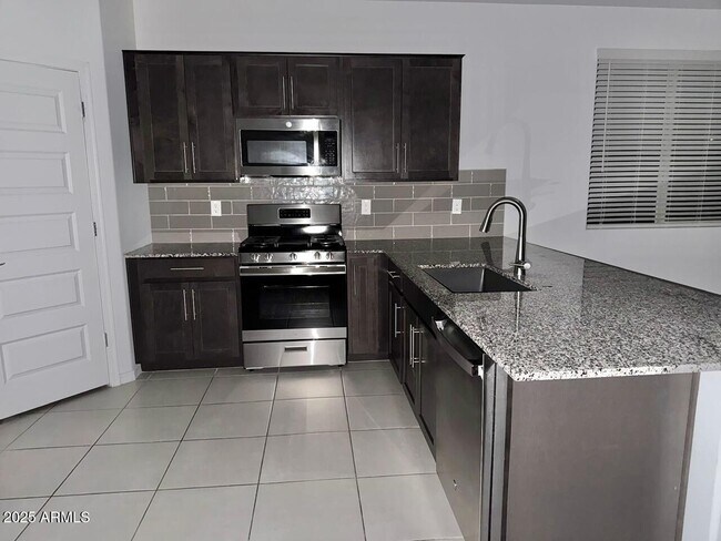 8905 W Orange Dr in Glendale, AZ - Building Photo - Building Photo