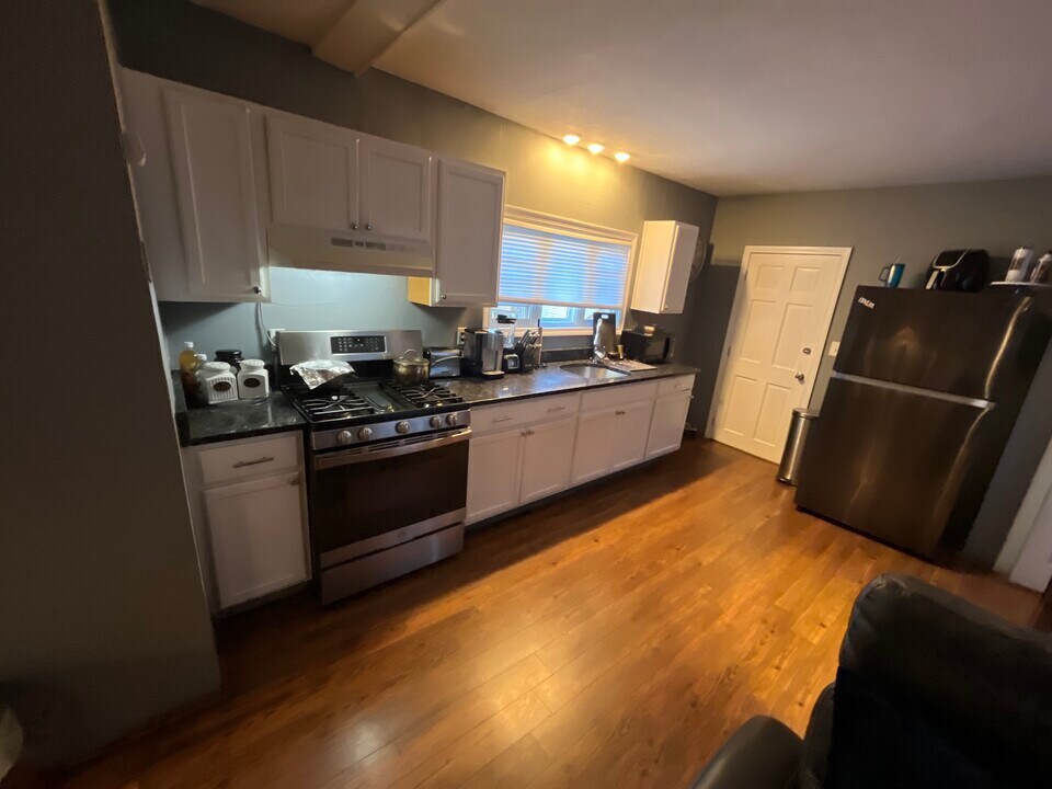 11 Orchard St, Unit 1 in Haverhill, MA - Building Photo
