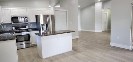 14817 SW 180th St in Miami, FL - Building Photo - Building Photo