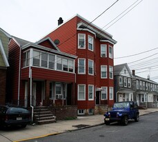 417 Scott Mobus Pl in Harrison, NJ - Building Photo