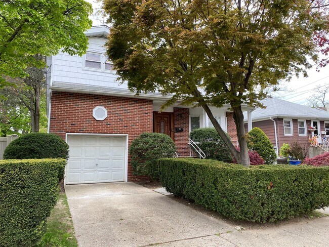 45 Inwood Rd in Port Washington, NY - Building Photo - Building Photo