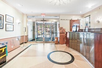 201 St Pauls Ave, Unit 4P in Jersey City, NJ - Building Photo - Building Photo