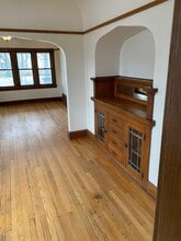 6708 W Wick Pl, Unit Lower in Milwaukee, WI - Building Photo - Building Photo
