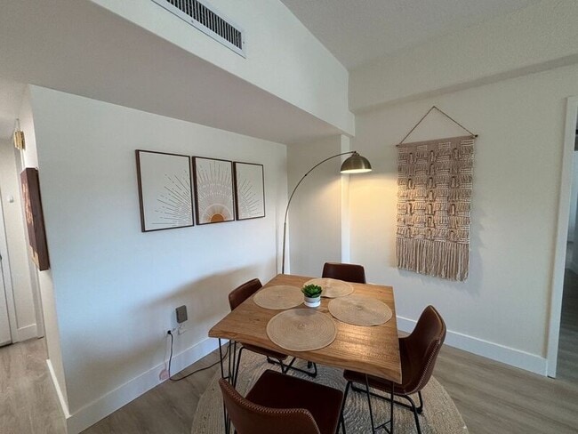 14 Lockwood Dr in Charleston, SC - Building Photo - Building Photo