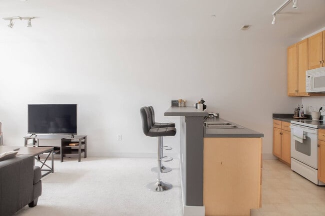 132 N Jefferson St in Milwaukee, WI - Building Photo - Building Photo