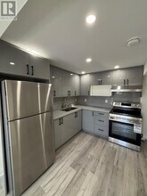4 Cutters Crescent in Brampton, ON - Building Photo - Building Photo