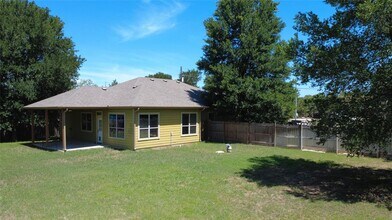 131 Mokulua Ln in Bastrop, TX - Building Photo - Building Photo