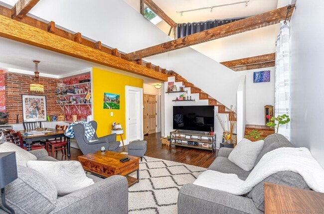 property at 272 St John St