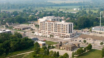 1600 Hyde Park Village Apartments in London, ON - Building Photo