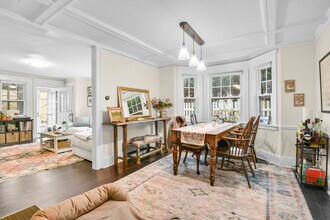 330 First Ave in Pelham, NY - Building Photo - Building Photo