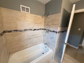 5824 N Teutonia Ave in Milwaukee, WI - Building Photo - Building Photo