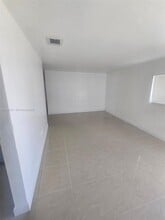 1149 NW 76th St in Miami, FL - Building Photo - Building Photo