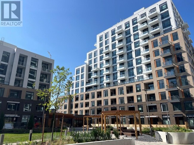 8 Beverley Glen Blvd in Vaughan, ON - Building Photo - Building Photo