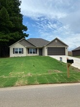 1809 Reynolds Rd in Paragould, AR - Building Photo - Building Photo