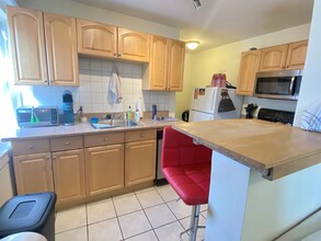 373 Western Ave, Unit 3 in Cambridge, MA - Building Photo - Building Photo