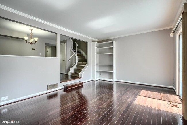 9 Guinevere Ct in Rosedale, MD - Building Photo - Building Photo