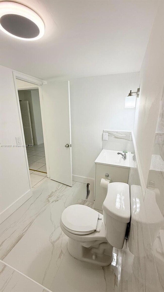 20337 NE 2nd Ave in Miami, FL - Building Photo - Building Photo