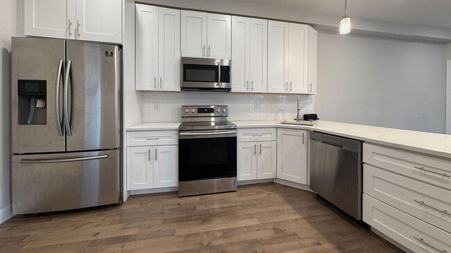 1631 Point Breeze Ave in Philadelphia, PA - Foto de edificio - Building Photo