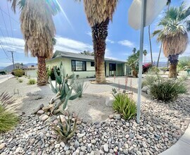 42900 Texas Ave in Palm Desert, CA - Building Photo - Building Photo