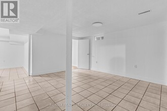 4354 Waterford Crescent in Mississauga, ON - Building Photo - Building Photo