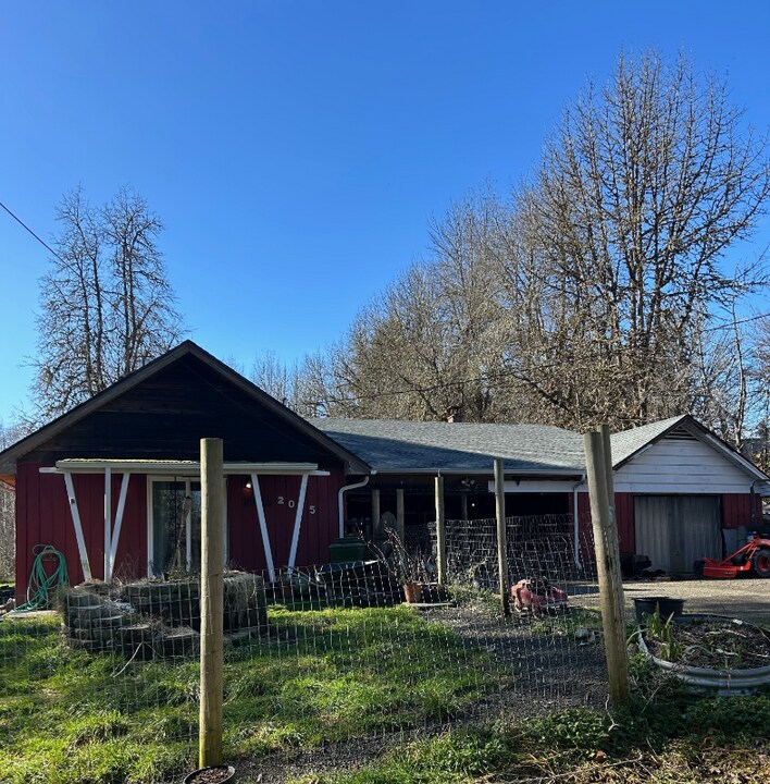 2015 SE Ridge Rd in Shelton, WA - Building Photo