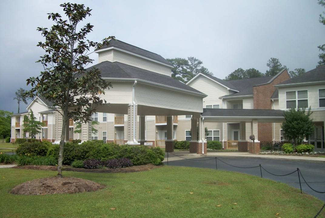 Cedar Trace Landing in Laurinburg, NC - Building Photo