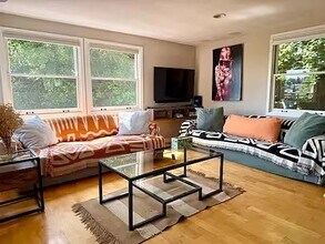 2597 Dearborn Dr in Los Angeles, CA - Building Photo - Building Photo