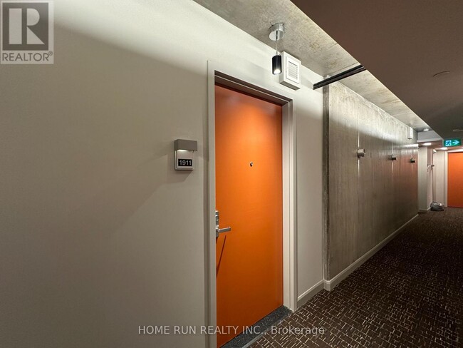 105-1105 Champagne Ave S in Ottawa, ON - Building Photo - Building Photo