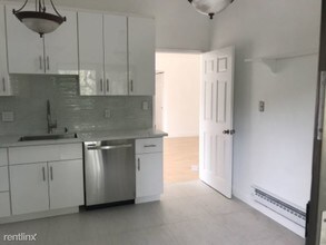 1155 Bayswater Ave in Burlingame, CA - Building Photo - Building Photo