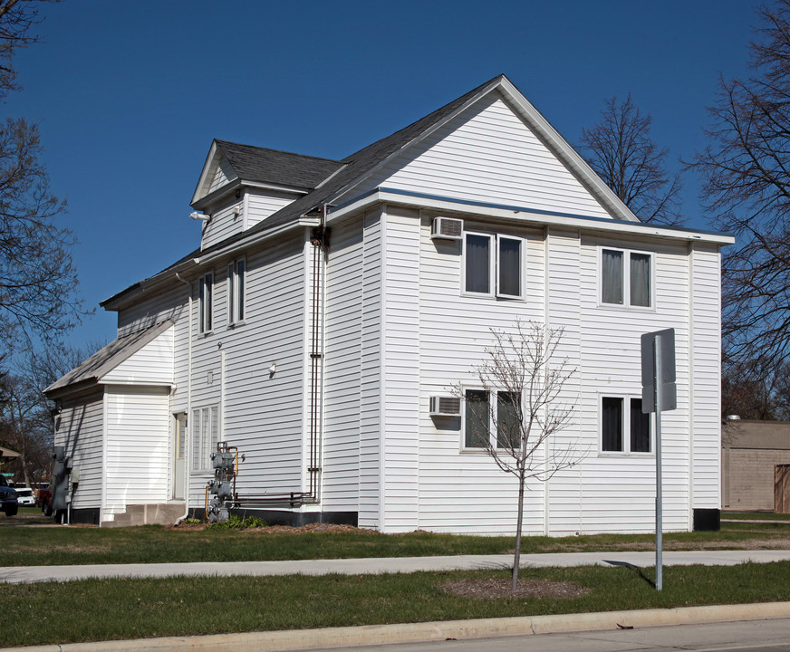 250 3rd Ave SE in Hutchinson, MN - Foto de edificio