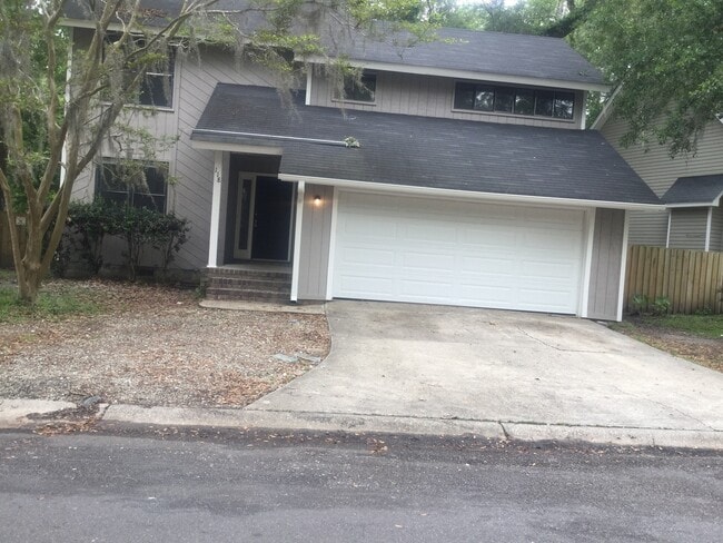 property at 118 Scottswood Dr