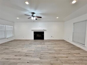 531 Longworth Blvd in Duncanville, TX - Foto de edificio - Building Photo