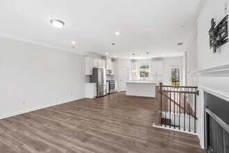 6308 Brookwater Vw in Mableton, GA - Foto de edificio - Building Photo