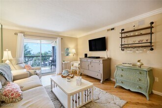 2121 Collier Ave in Ft. Myers, FL - Building Photo - Building Photo