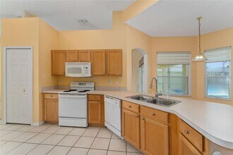 135 Langham Dr in Davenport, FL - Building Photo - Building Photo