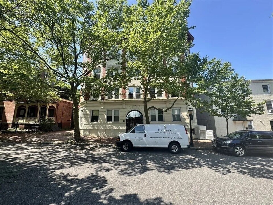 66 Mattoon St in Springfield, MA - Building Photo