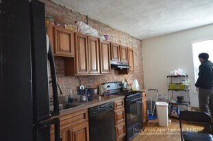 63 S Huntington Ave, Unit 2 in Boston, MA - Building Photo