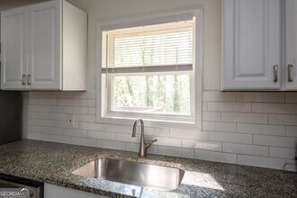 4704 Apache Trail SW in Atlanta, GA - Building Photo - Building Photo