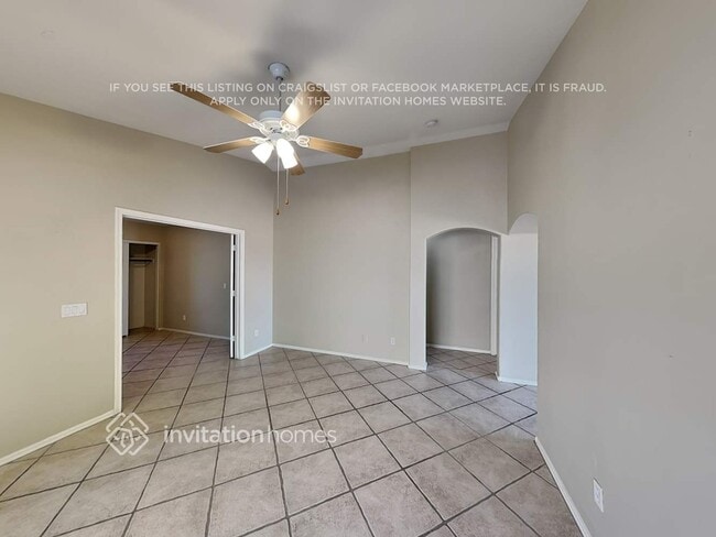 12110 N 130th Dr in El Mirage, AZ - Foto de edificio - Building Photo
