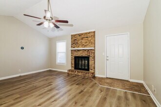 7900 Rochelle Rd in Louisville, KY - Building Photo - Building Photo