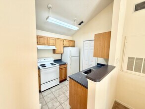 3202 Parkchester Square Blvd in Orlando, FL - Building Photo - Building Photo