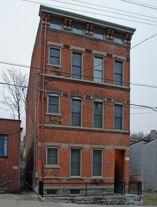 2258 Vine St in Cincinnati, OH - Building Photo