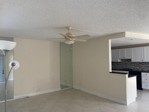 583 Normandy M in Delray Beach, FL - Building Photo - Building Photo