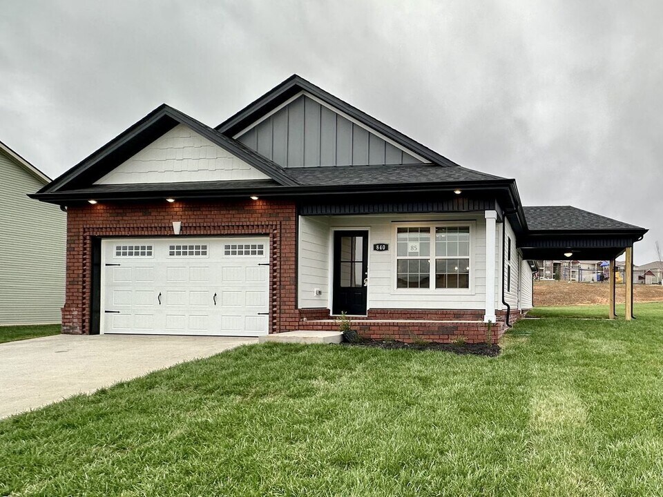 840 Karmaflux Way in Clarksville, TN - Building Photo