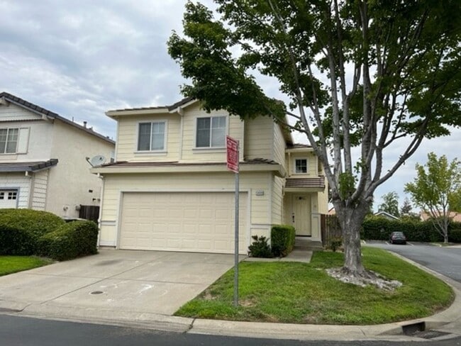 property at 5409 Tamarindo Ln