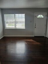 12133 Hoblitzelle Dr in Dallas, TX - Building Photo - Building Photo