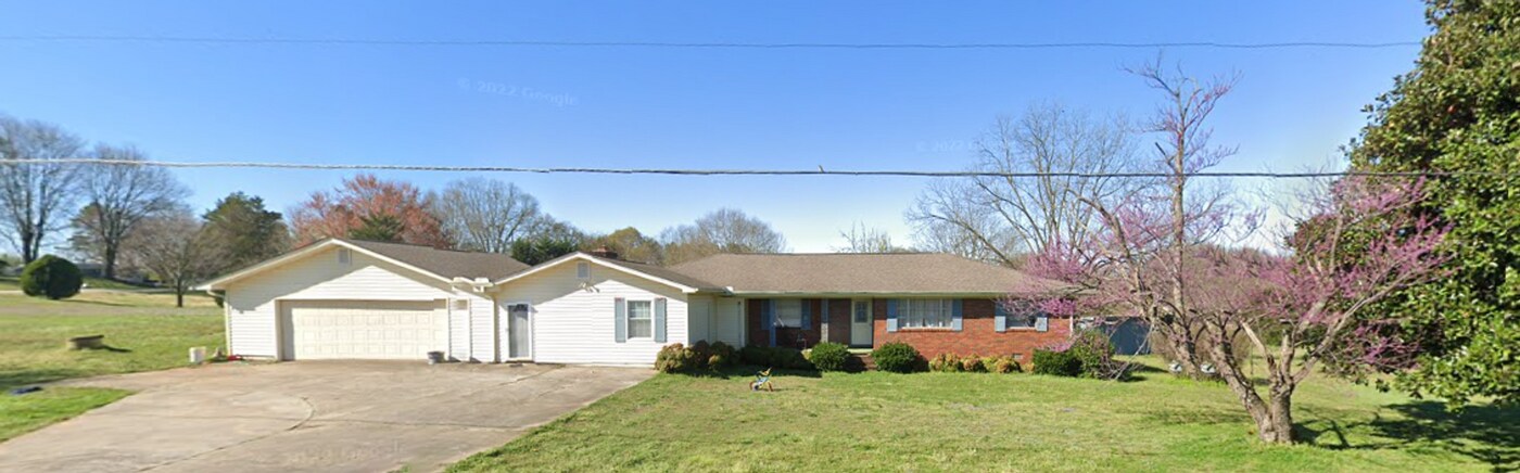 6692 GA-52 in Gillsville, GA - Building Photo