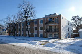 312 Harrison St in Anoka, MN - Foto de edificio - Building Photo