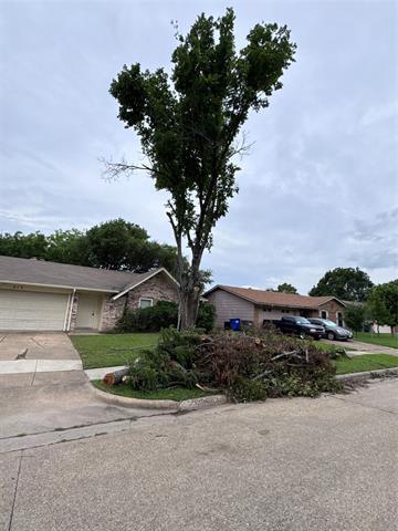 property at 513 Southlake Dr