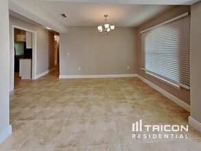 27429 Tierra Del Fuego Cir in Punta Gorda, FL - Building Photo - Building Photo